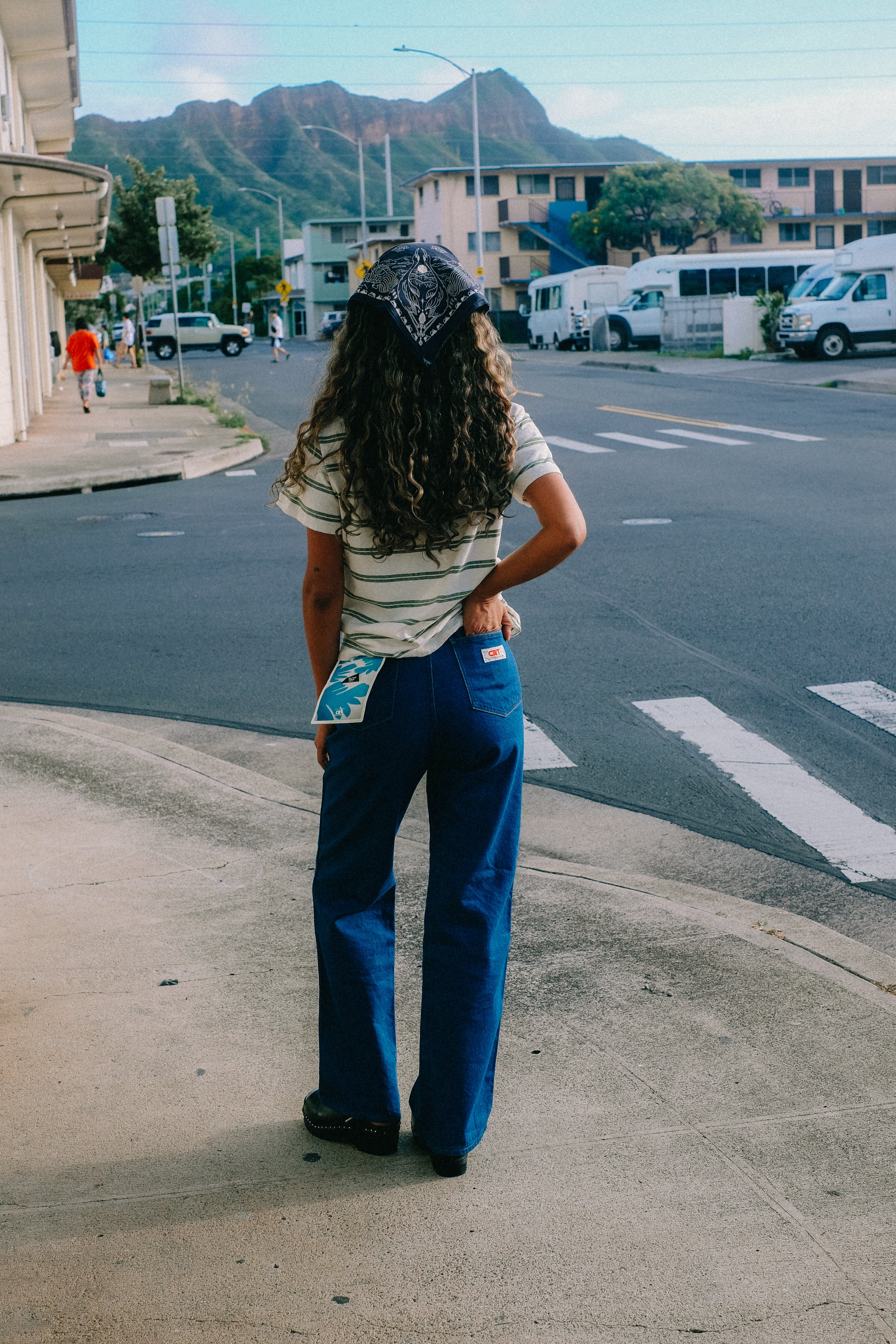 2CH FLARE FIT JEANS